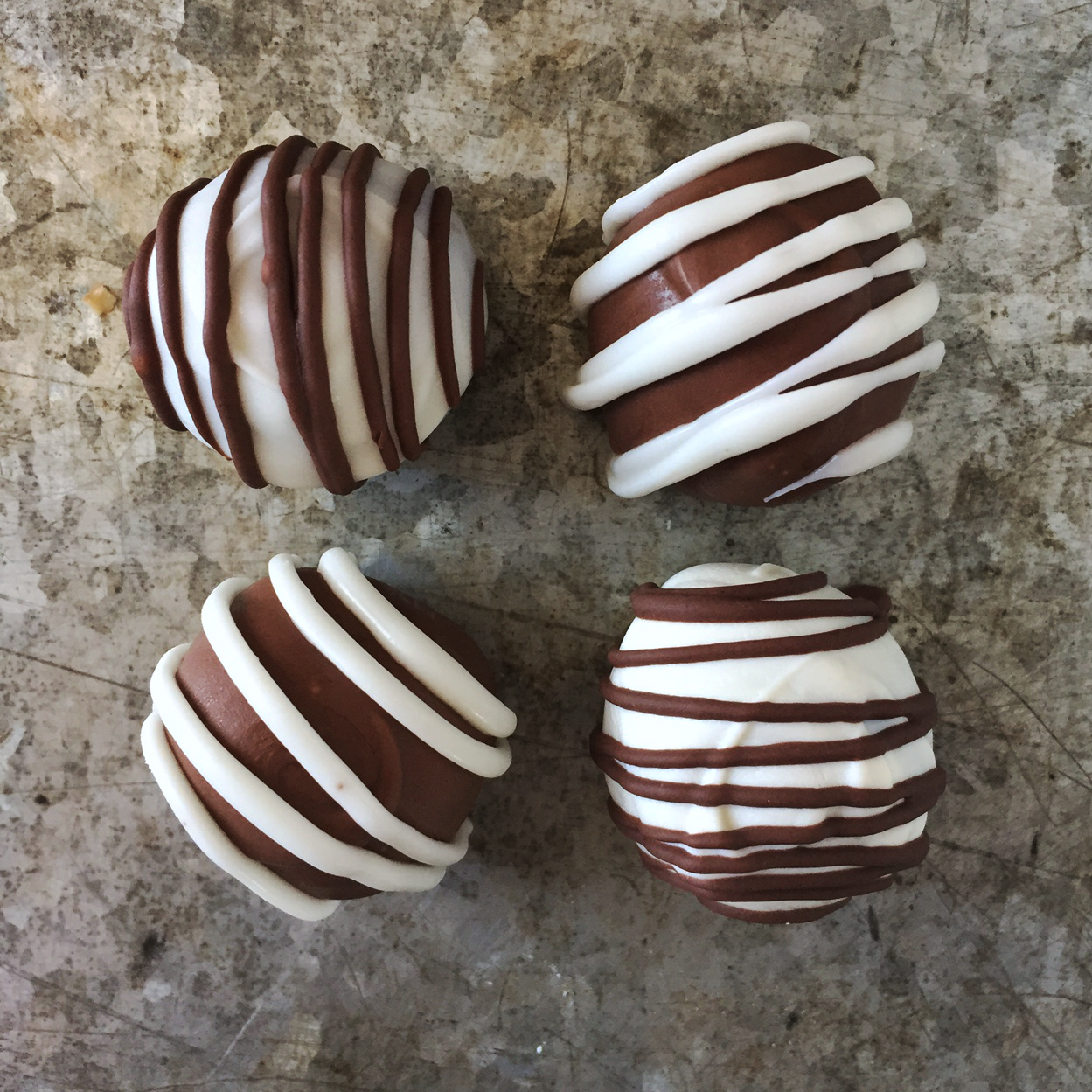 Dallas Fort Worth Bakery cake balls and dessert bars for weddings and events