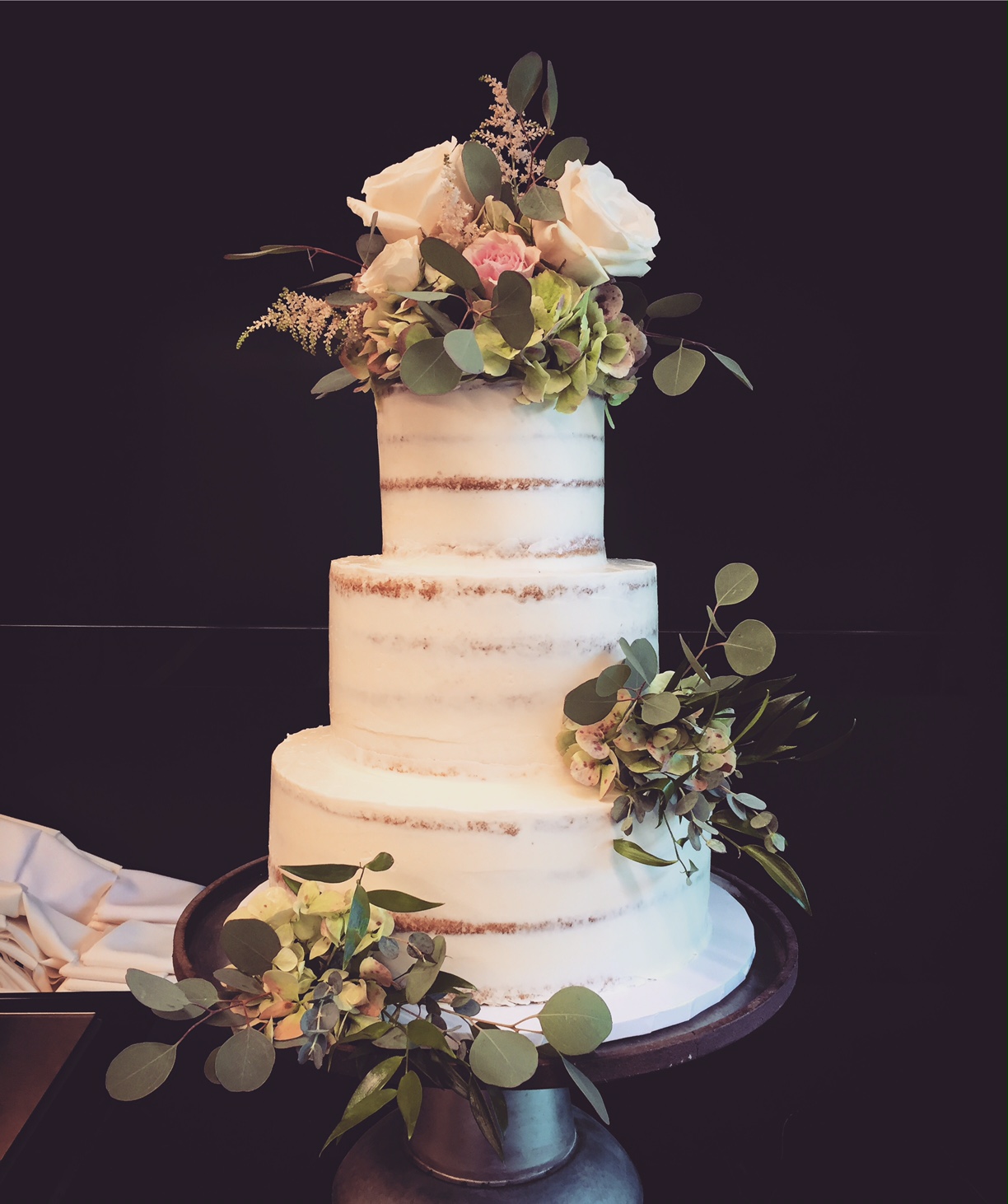 Semi naked cake with floral